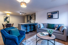 2BR Apartment with Parking, Close to York Centre